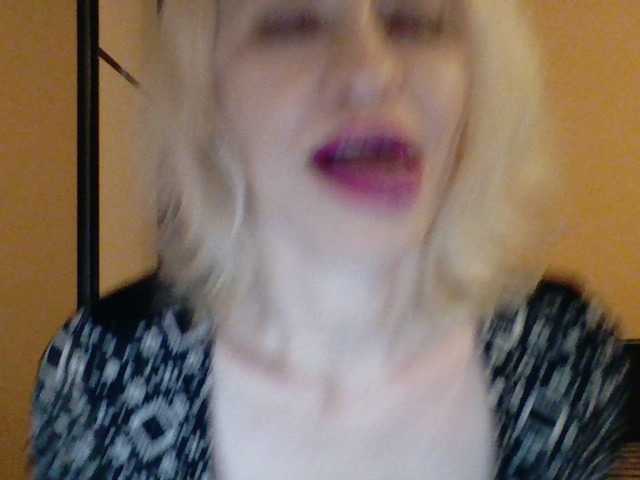 Capturas de pantalla de transmisión -Alyona-