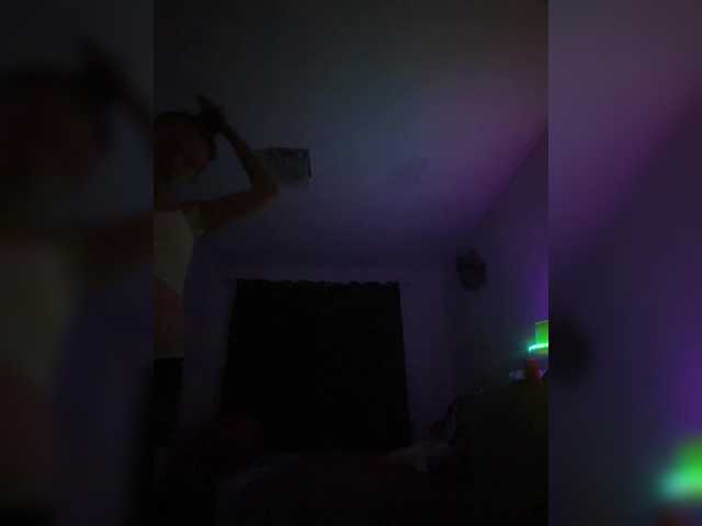 Capturas de pantalla de transmisión -Lizzy-