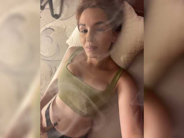 Capturas de pantalla de transmisión 1_Aariella_1