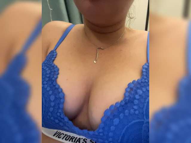 Capturas de pantalla de transmisión AAVARIYA