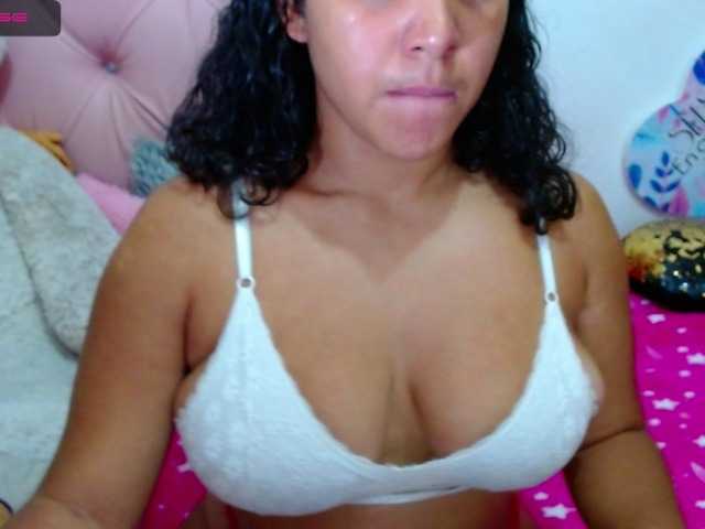 Capturas de pantalla de transmisión abrilcarolina