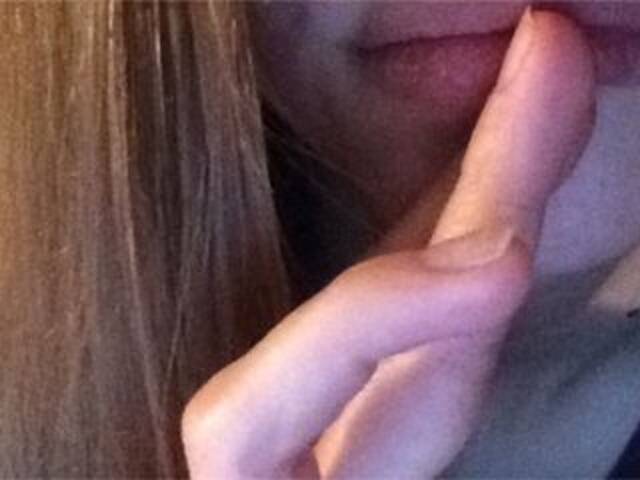 Capturas de pantalla de transmisión Adel-model