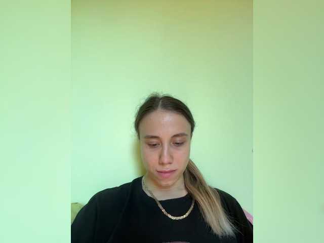 Capturas de pantalla de transmisión AdelinaKiskina