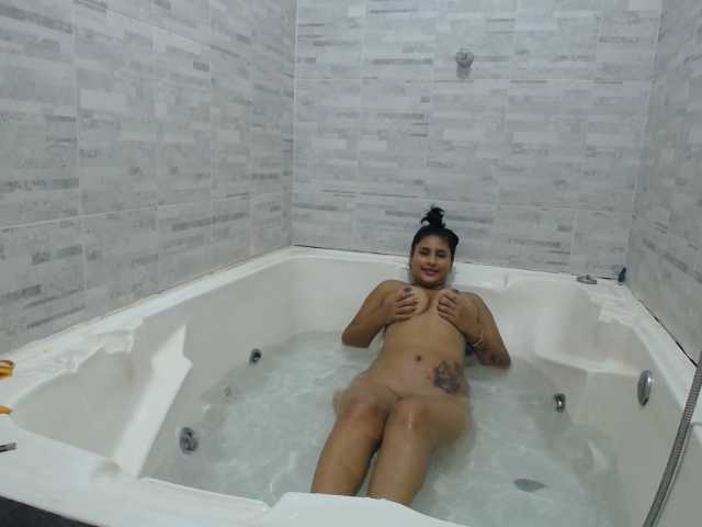 Capturas de pantalla de transmisión AFRODITA141