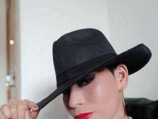 Chat de video erótico AgustineStone