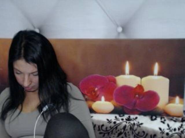 Capturas de pantalla de transmisión Aisha255