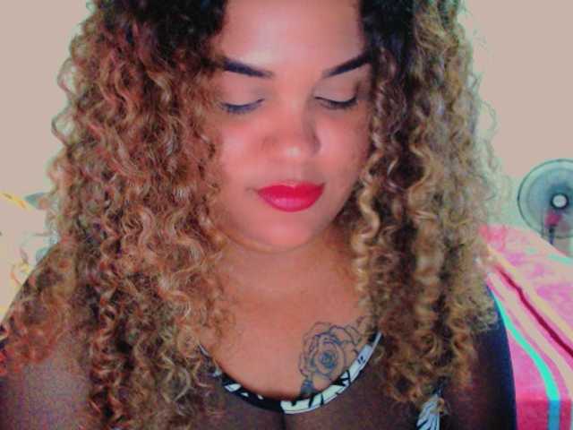 Capturas de pantalla de transmisión aishaaovit