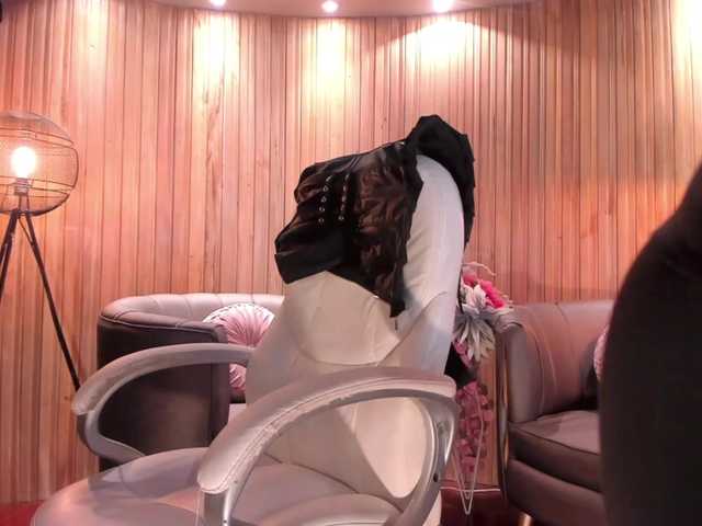 Capturas de pantalla de transmisión AlexaField