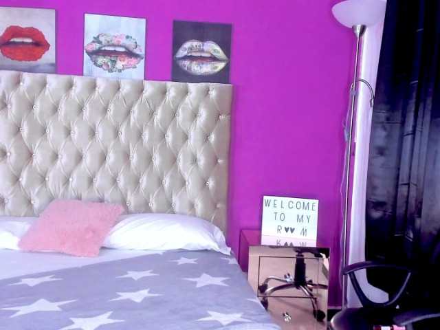 Fotos AliceeTurner hi guys iam new welcomje to my room