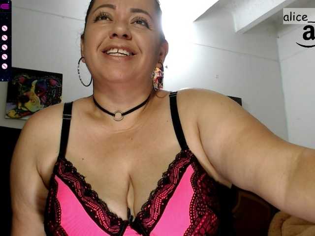 Fotos AliceTess Let's have a great time together, make me feel happy and horny with u tips!! #milf #latina #mature #bigtits