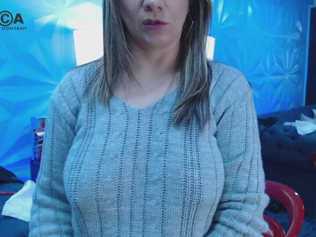 Capturas de pantalla de transmisión AliceTowns