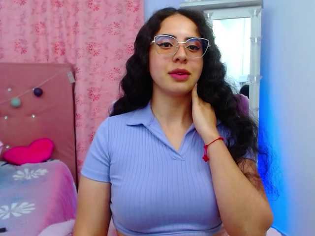 Capturas de pantalla de transmisión AliciaMarquez
