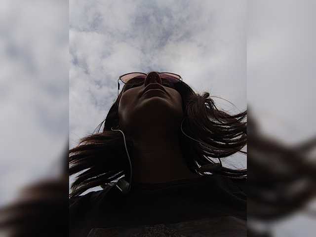 Capturas de pantalla de transmisión AlienKamila