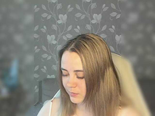 Capturas de pantalla de transmisión MissAlina_