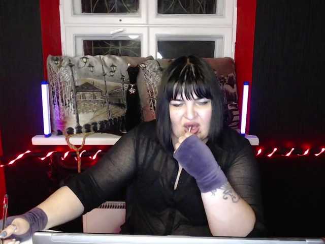 Capturas de pantalla de transmisión AliraDom