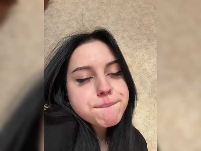 Capturas de pantalla de transmisión Alisha-dark