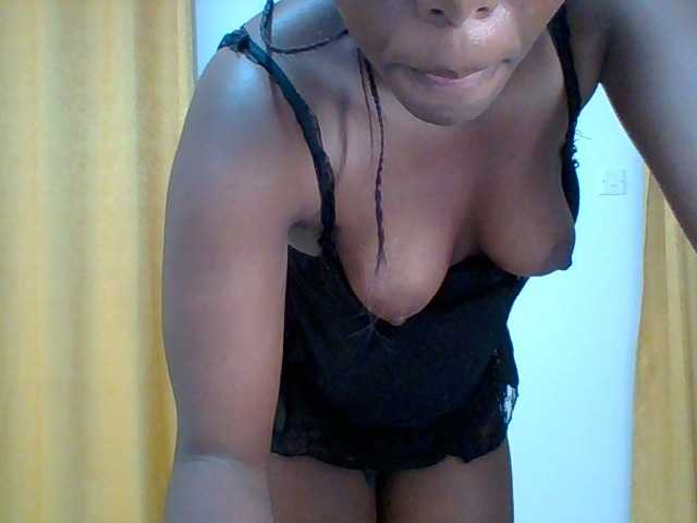 Capturas de pantalla de transmisión Aliyah7