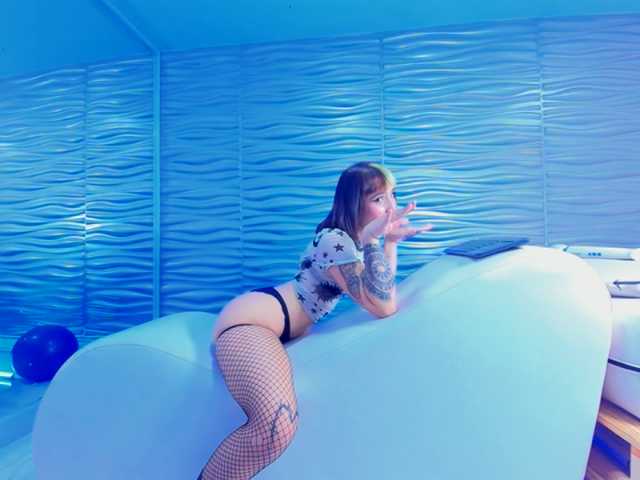 Capturas de pantalla de transmisión AlliceBlue