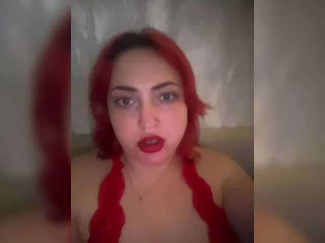 Capturas de pantalla de transmisión AlyaKissMy