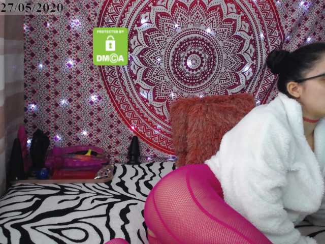 Capturas de pantalla de transmisión analgirll