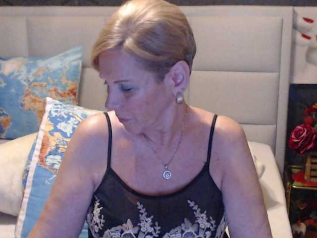 Fotos ANGELGRANNY welcom guys..pm..50 tk..pussy or ass..100..tits or feet..50..let s have fun