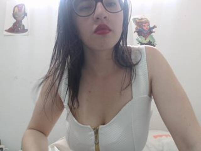 Capturas de pantalla de transmisión Angelinee15