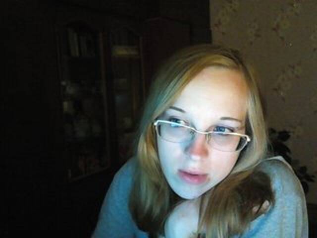 Capturas de pantalla de transmisión Angelpussy1