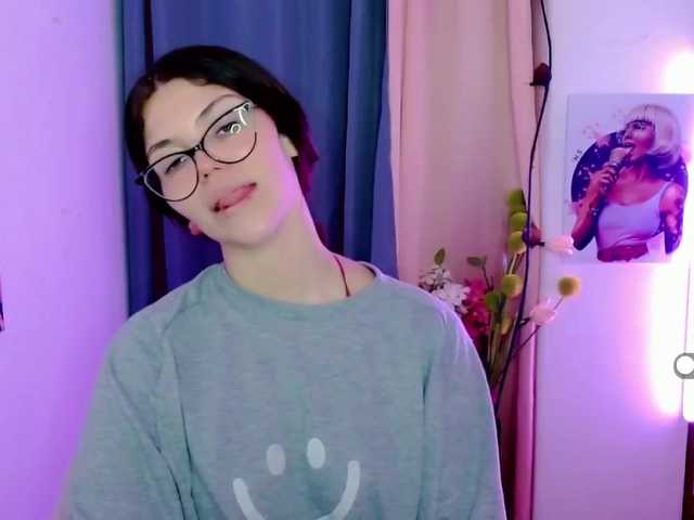 Capturas de pantalla de transmisión canela_love