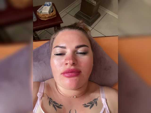 Capturas de pantalla de transmisión Anna240