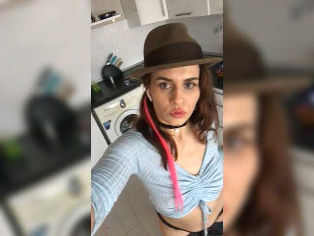 Capturas de pantalla de transmisión annabella