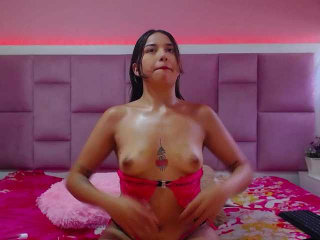 Capturas de pantalla de transmisión Annierrose