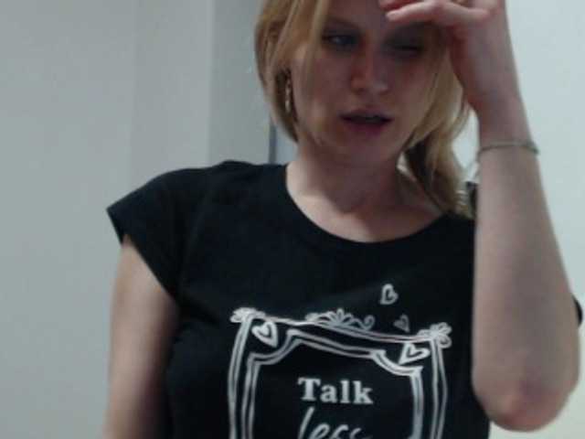 Capturas de pantalla de transmisión Annzhelika