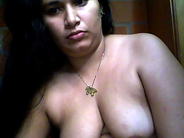 Capturas de pantalla de transmisión Anthonella24