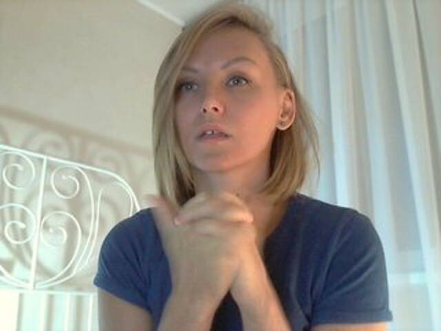 Capturas de pantalla de transmisión LeppieXXX