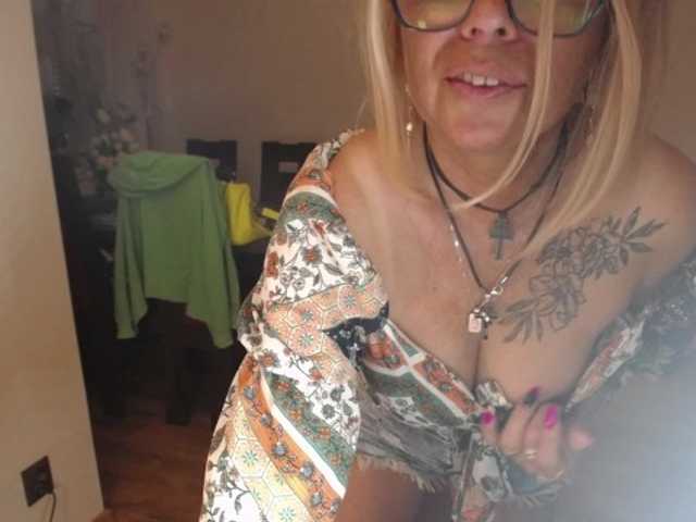 Fotos ArianeSexy Hello! Sexy milf here. TIP ME FOR FOLLOW.