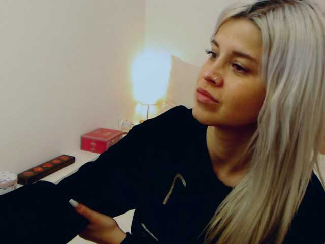 Capturas de pantalla de transmisión AryaJolie