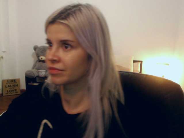 Capturas de pantalla de transmisión AryaJolie