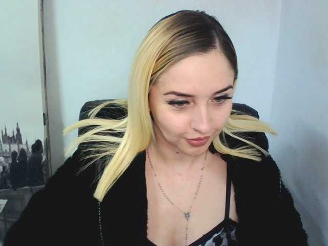 Capturas de pantalla de transmisión Ashleey