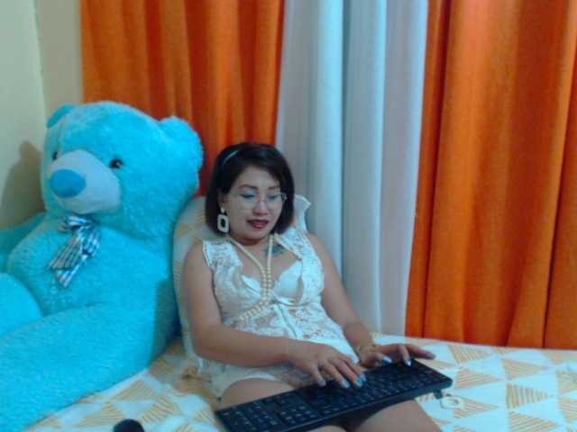 Capturas de pantalla de transmisión asiansusan