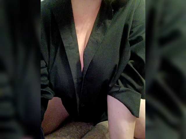 Capturas de pantalla de transmisión AWOWLEDY