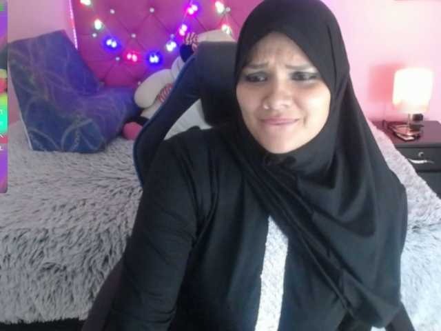 Capturas de pantalla de transmisión AzaharaMahmud