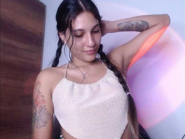 Capturas de pantalla de transmisión GOODGIRLYUMMM