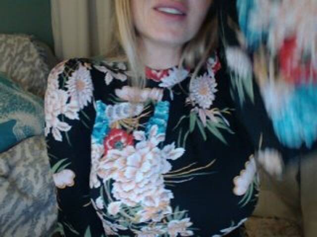 Capturas de pantalla de transmisión HoneyyBunny