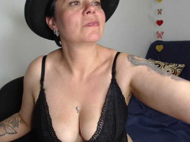 Capturas de pantalla de transmisión bella-devil