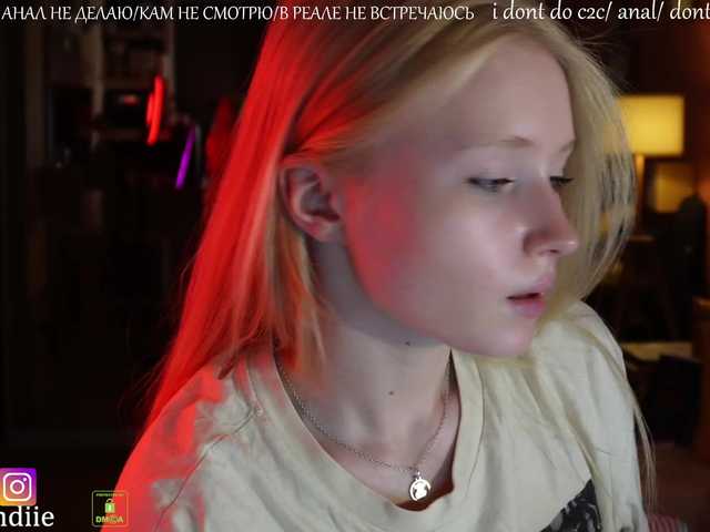 Capturas de pantalla de transmisión Bestblondie