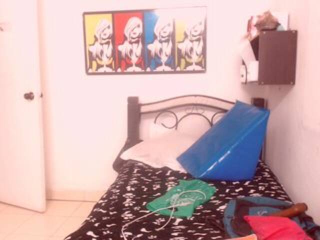 Capturas de pantalla de transmisión BigBustyBlack