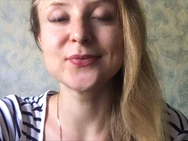 Capturas de pantalla de transmisión blonde-kisses