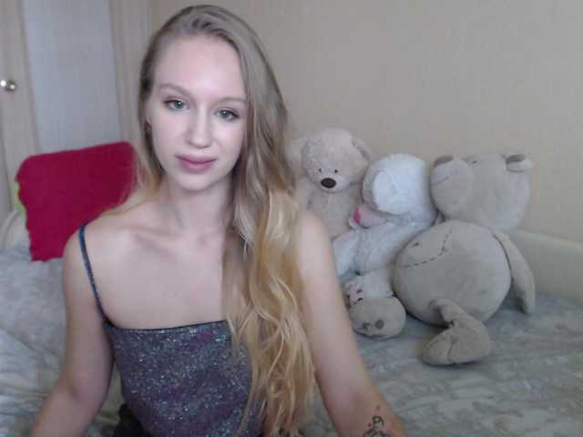 Fotos BlondeAlice Hello! Im Alice, glad to see u here! Tip me for buzz my pussy! Take me in my pvt show first! Muah!