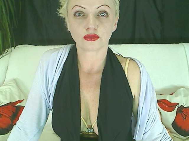 Capturas de pantalla de transmisión BlondySquirt