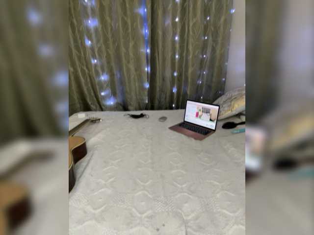 Capturas de pantalla de transmisión _Layla_